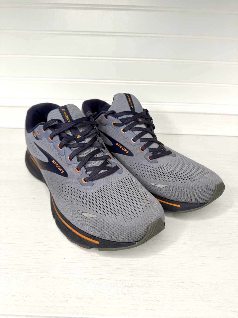 Men's Brooks Ghost 15 in Flintstone/Peacoat/Oak Color. 12M  1103931D025
